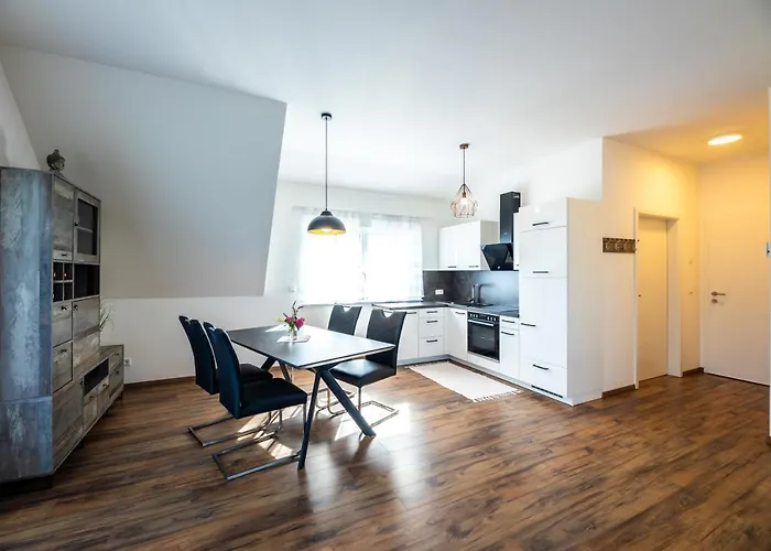 Weingut Birnstingl דירה גמליץ